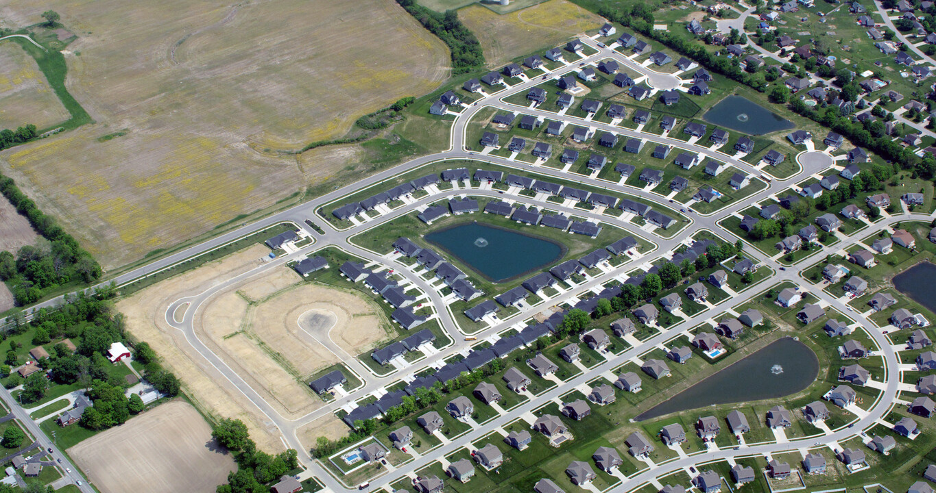 Briar Creel Villas in Whiteland, IN - Building Photo