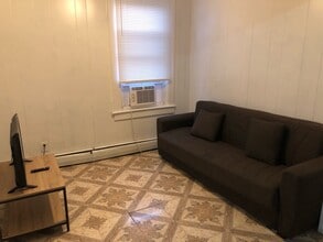 740 Edgar Rd, Unit 2 in Elizabeth, NJ - Building Photo - Building Photo
