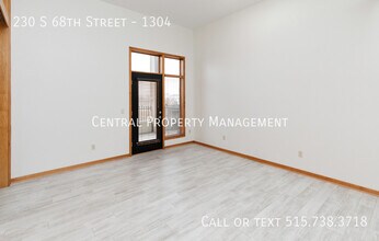 230 S 68th St in West Des Moines, IA - Building Photo - Building Photo