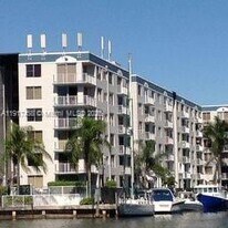 1740 NW N River Dr, Unit 324 in Miami, FL - Building Photo
