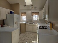 1690 Autumn Ave, Unit D in Schaumburg, IL - Building Photo - Building Photo