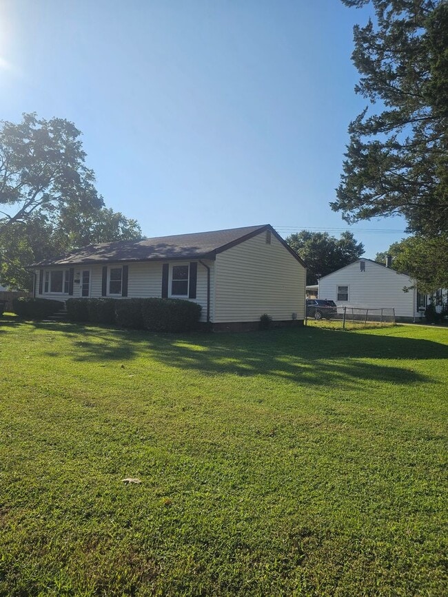 845 Berkshire Terrace in Hampton, VA - Building Photo - Building Photo