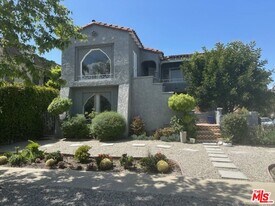 1603 Stearns Dr in Los Angeles, CA - Building Photo