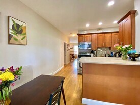 512 E 3rd St in Boston, MA - Building Photo