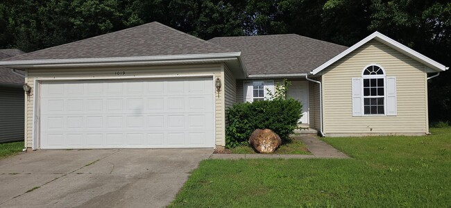 property at 1019 S Missouri Ave