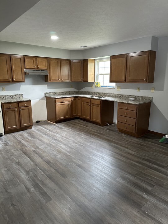 104 Greenbrier Hls in Scott Depot, WV - Building Photo