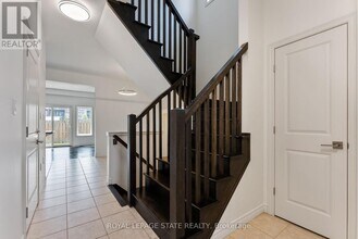 68 Dodman Cres in Hamilton, ON - Building Photo - Building Photo