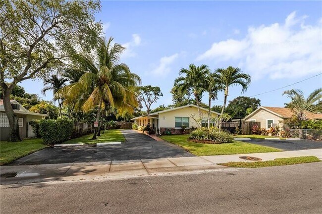 872 NE 36th St in Oakland Park, FL - Building Photo - Building Photo