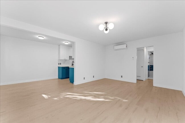 property at 1347 N Las Palmas Ave