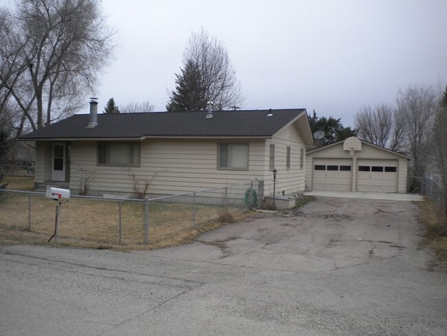 property at 3408 Eldora Ln