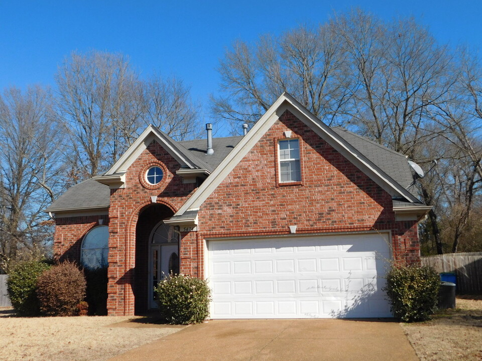 5474 Hidden Meadows Dr in Arlington, TN - Building Photo