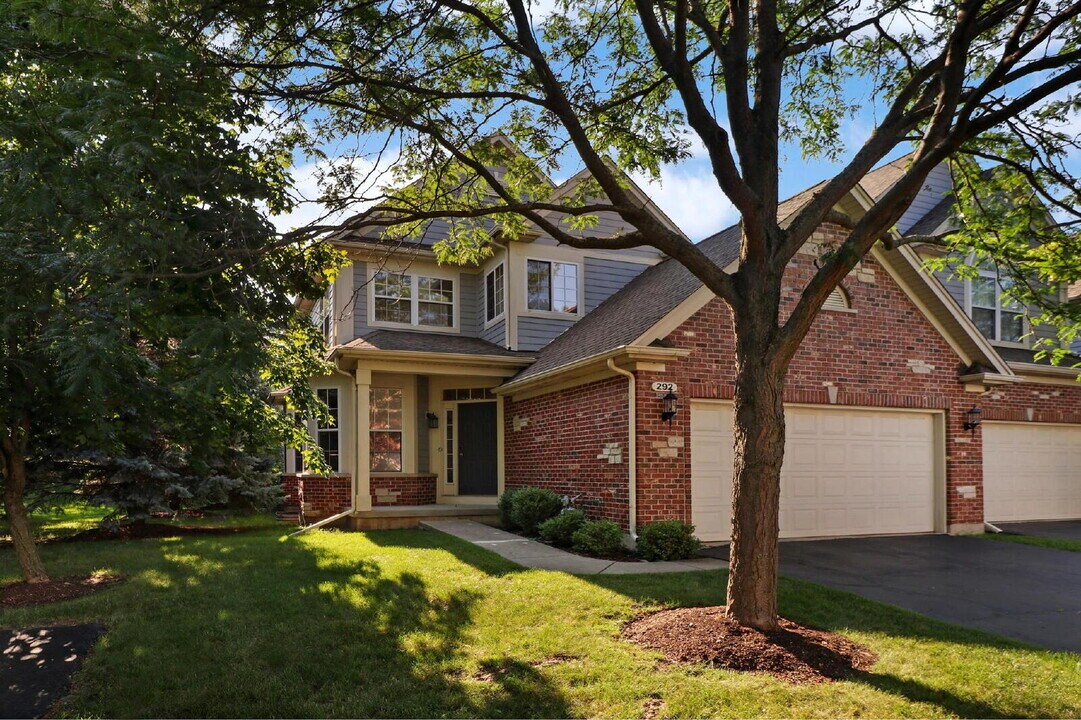 292 Jennifer Ct in Gurnee, IL - Foto de edificio