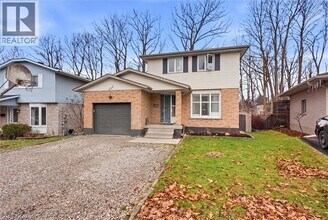 235 Southwood Dr in Kitchener, ON - Building Photo - Building Photo