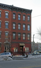 191 Christopher Columbus Dr in Jersey City, NJ - Building Photo - Building Photo