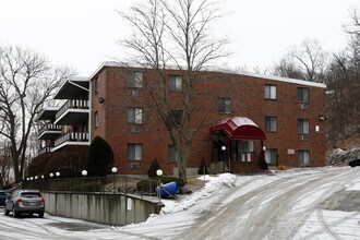 Bradford Condominiums in Woburn, MA - Building Photo - Building Photo