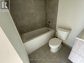 12 David Eyer Rd in Richmond Hill, ON - Building Photo - Building Photo