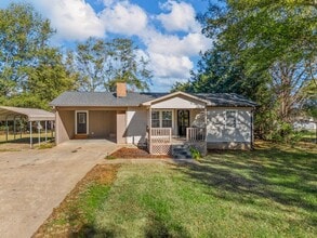 322 Burnett Rd in Inman, SC - Building Photo - Building Photo