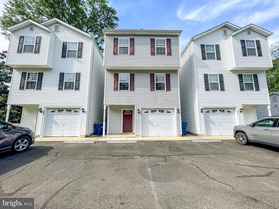 3810 5th St in North Beach, MD - Building Photo