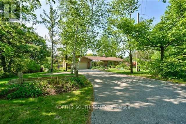8329-8310 10 Side Rd in Milton, ON - Building Photo
