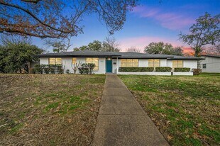 12412 Veronica Rd, Unit 1 in Farmers Branch, TX - Building Photo