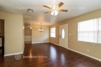 2136 Mary Sue St, Unit 14-302 in Largo, FL - Building Photo - Building Photo