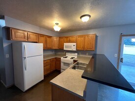1602 S Campbell Trail in Sioux Falls, SD - Building Photo