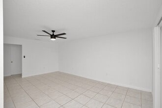 4403 S Semoran Blvd in Orlando, FL - Building Photo - Building Photo