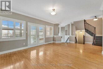 5448 Churchill Meadows Blvd in Mississauga, ON - Building Photo - Building Photo