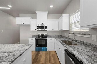 3110 St John St in Greenville, TX - Building Photo - Building Photo