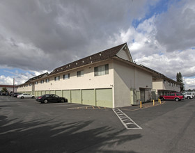 Islandia Apartments in Westminster, CA - Foto de edificio - Building Photo