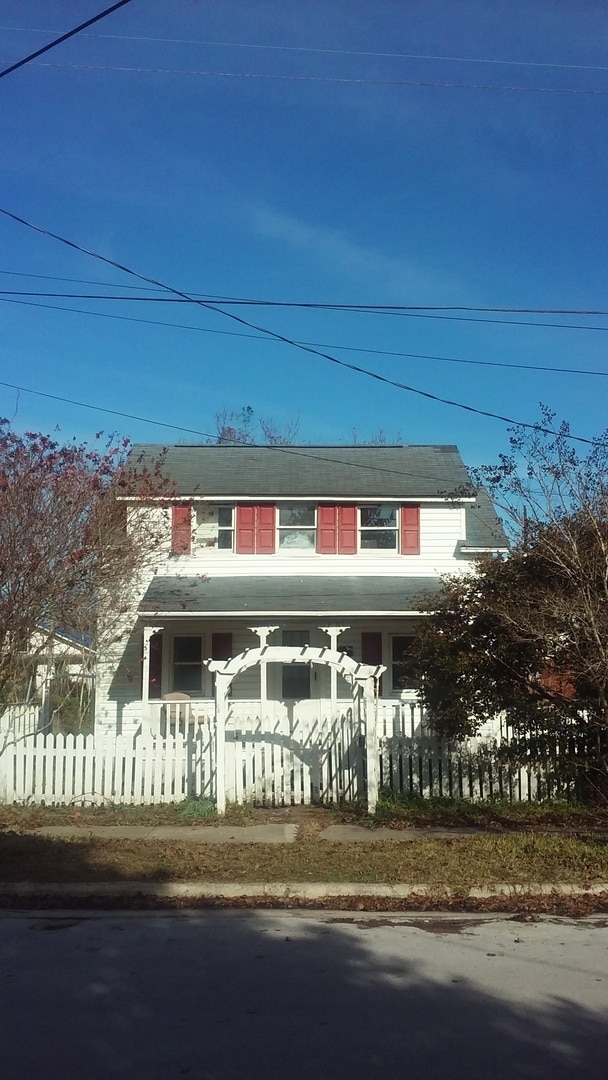 1002 Fisher St in Morehead City, NC - Building Photo - Building Photo