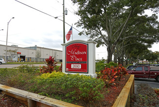 The Standard at 2690 in Clearwater, FL - Foto de edificio - Building Photo