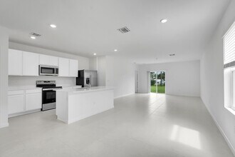 1012 Bent Creek Dr in Fort Pierce, FL - Building Photo - Building Photo