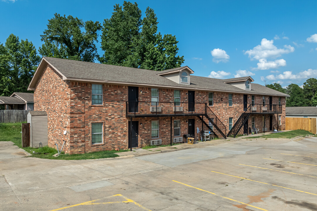 Falcon Crest in Mayflower, AR - Building Photo