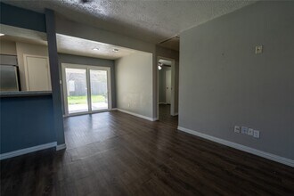 2027 Alabama St in Pasadena, TX - Building Photo - Building Photo