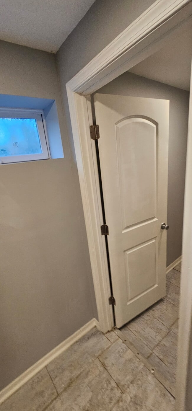 132 Chesterfield Ave in Colonial Heights, VA - Foto de edificio - Building Photo