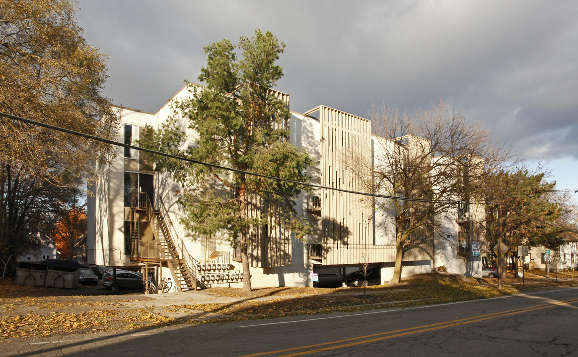 Tradewinds Apartments in Ann Arbor, MI - Foto de edificio