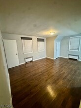 373 Floral Ln in Saddle Brook, NJ - Building Photo - Building Photo