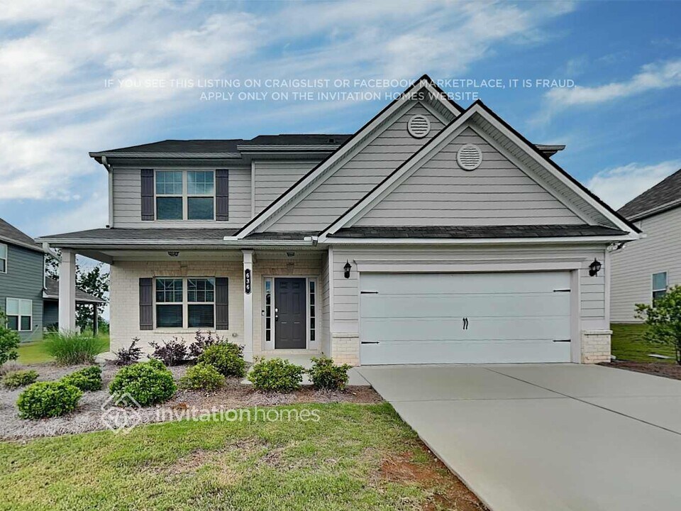 636 Wood Point Way in Dallas, GA - Foto de edificio