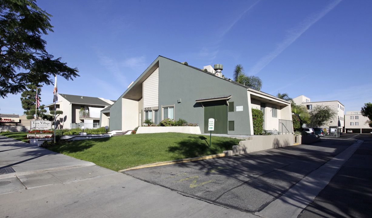 Tara Village Apartments in Cypress, CA - Building Photo