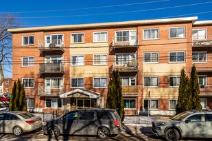 1070 Saint Antoine St Apartments