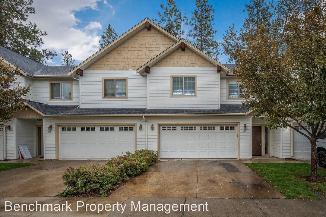 1015 W Willow Lake Loop in Coeur d'Alene, ID - Building Photo