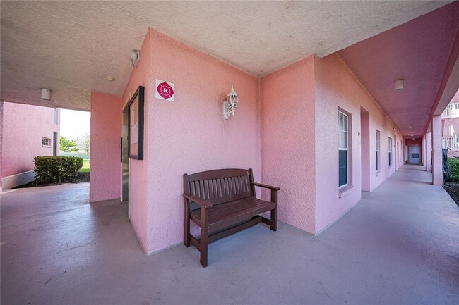 2061 Willow Hammock Cir in Port Charlotte, FL - Building Photo - Building Photo