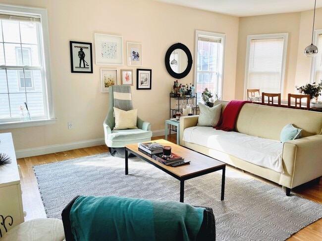 202 Green St, Unit 3