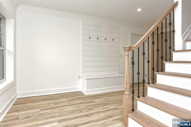 108 Collignon Way, Unit 108 in River Vale, NJ - Foto de edificio - Building Photo