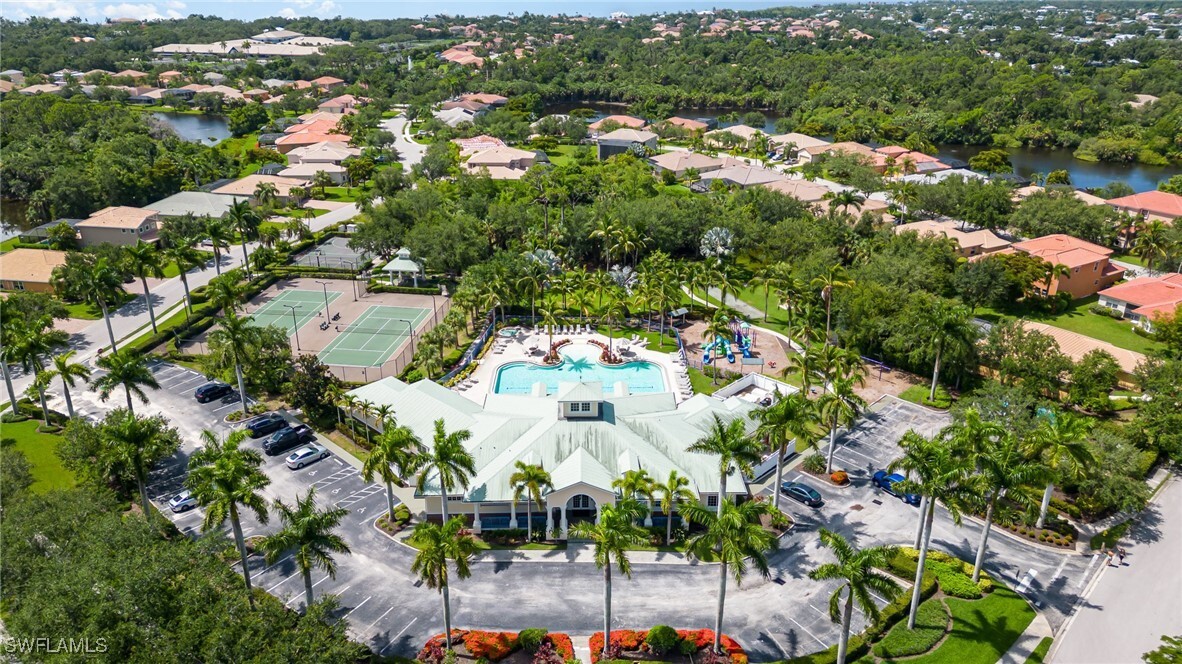12710 Seaside Key Ct in North Fort Myers, FL - Foto de edificio