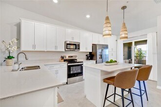 17440 Opal Sand Dr in Venice, FL - Building Photo - Building Photo
