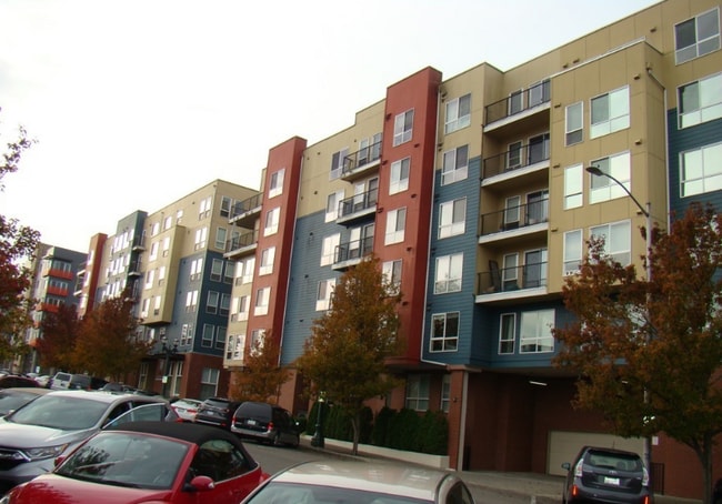 property at 2818 Grand Ave
