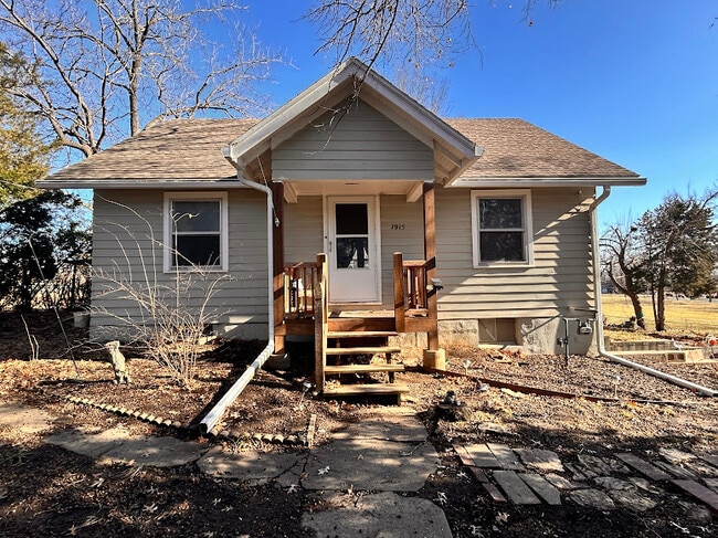 property at 7915 Westridge Rd