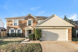 18162 Holly Green Dr, Unit 601 in Houston, TX - Building Photo